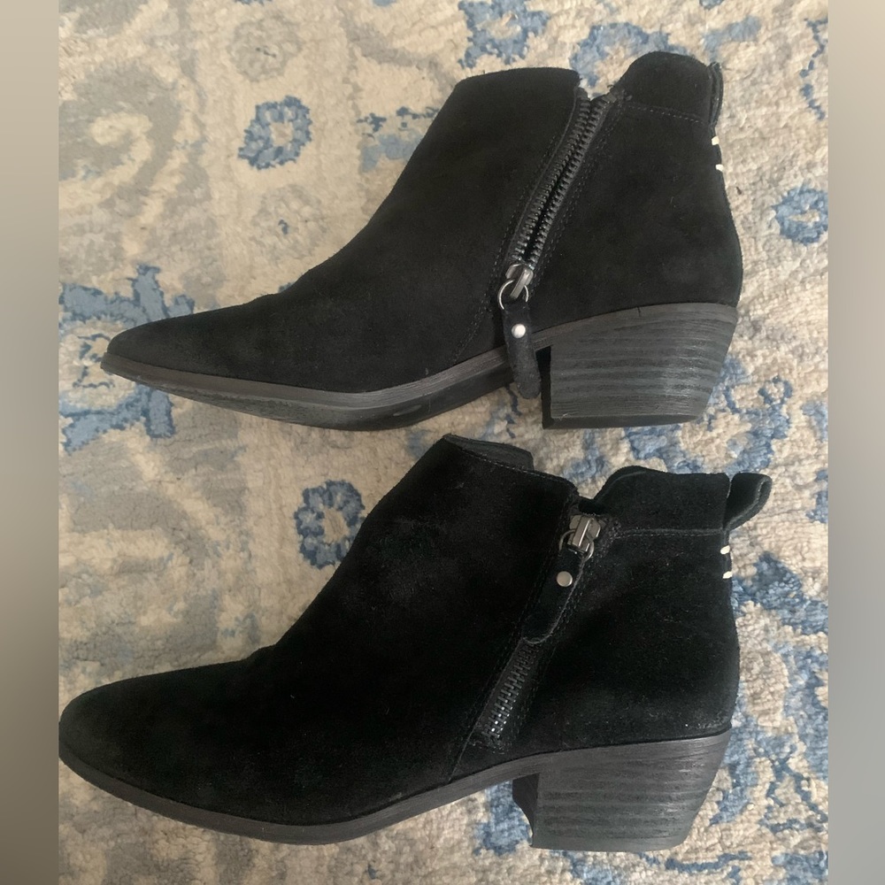 EUC Vince Camuto Booties Black 7.5M